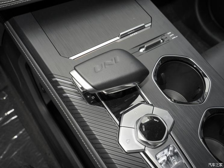 長安汽車 長安UNI-K 2021款 2.0T 全輪驅動卓越型