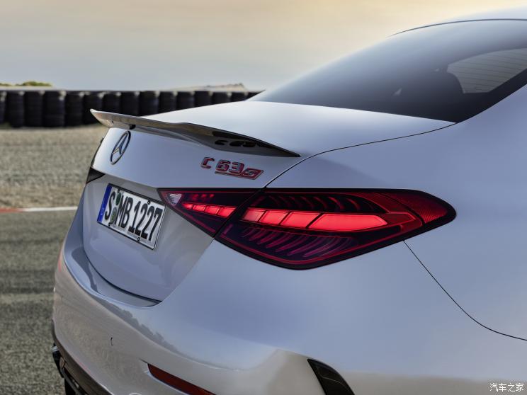 梅賽德斯-AMG 奔馳C級(jí)AMG新能源 2023款 AMG C 63 S 4MATIC
