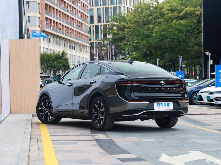 豐田(進口) 皇冠(進口) 2023款 雙擎 2.5L SportCross