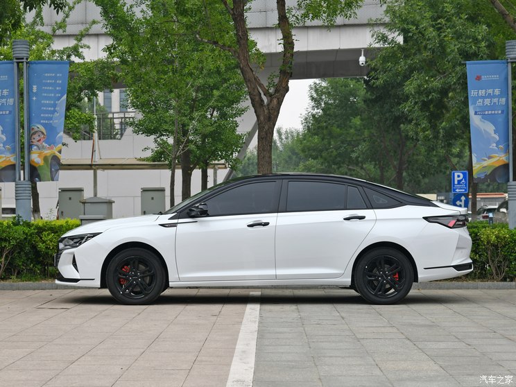 東風乘用車 奕炫MAX 2024款 1.5T 尊貴?混動版