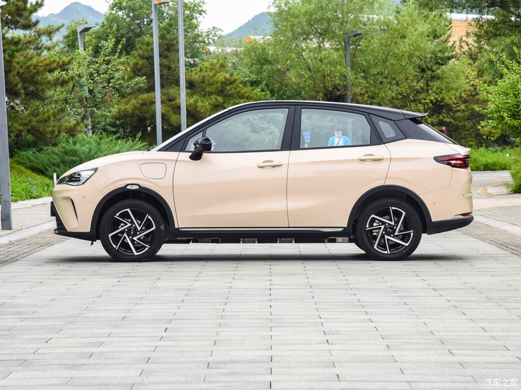 合眾汽車 哪吒AYA 2023款 基本型