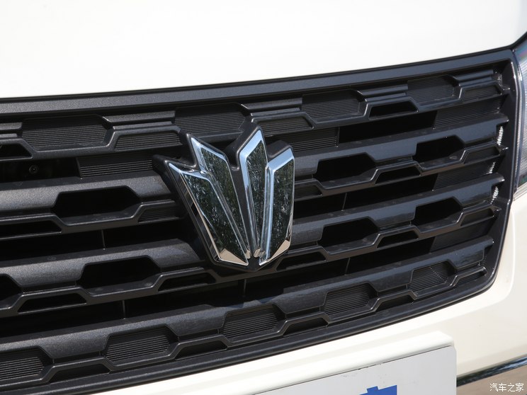 鄭州日產(chǎn) 帕拉丁 2023款 2.0T 四驅(qū)尊享型