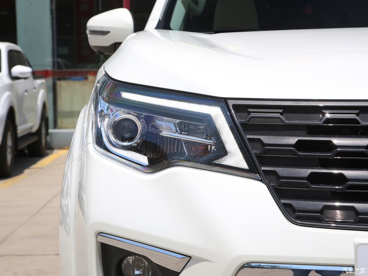 鄭州日產(chǎn) 帕拉丁 2023款 2.0T 四驅(qū)尊享型