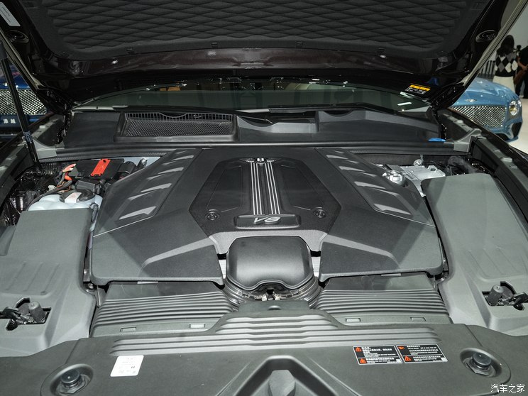 賓利 添越 2024款 4.0T V8 長(zhǎng)軸距MULLINER版